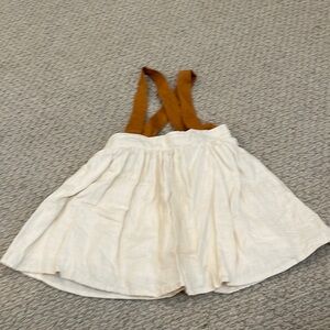 Karibou toddler girls linen skirt with suspenders. Size 4T.